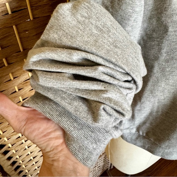 Heather gray Rebellious One cropped sweatshirt JUNIORS L-XL - Picture 4 of 12